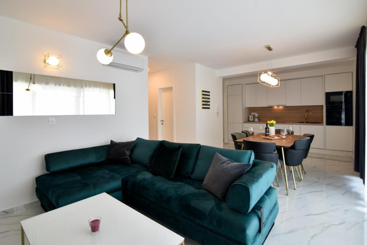 Luxury Apartments La Perla บาร์บินเย ภายนอก รูปภาพ