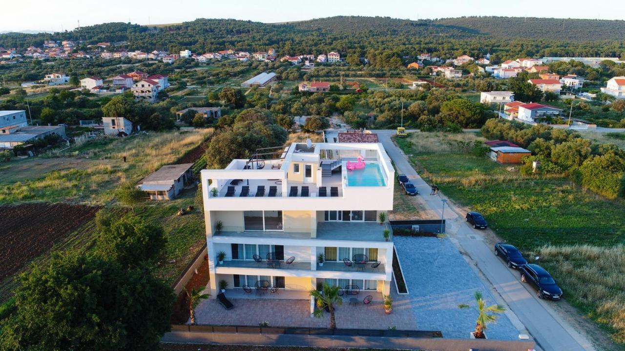 Luxury Apartments La Perla บาร์บินเย ภายนอก รูปภาพ