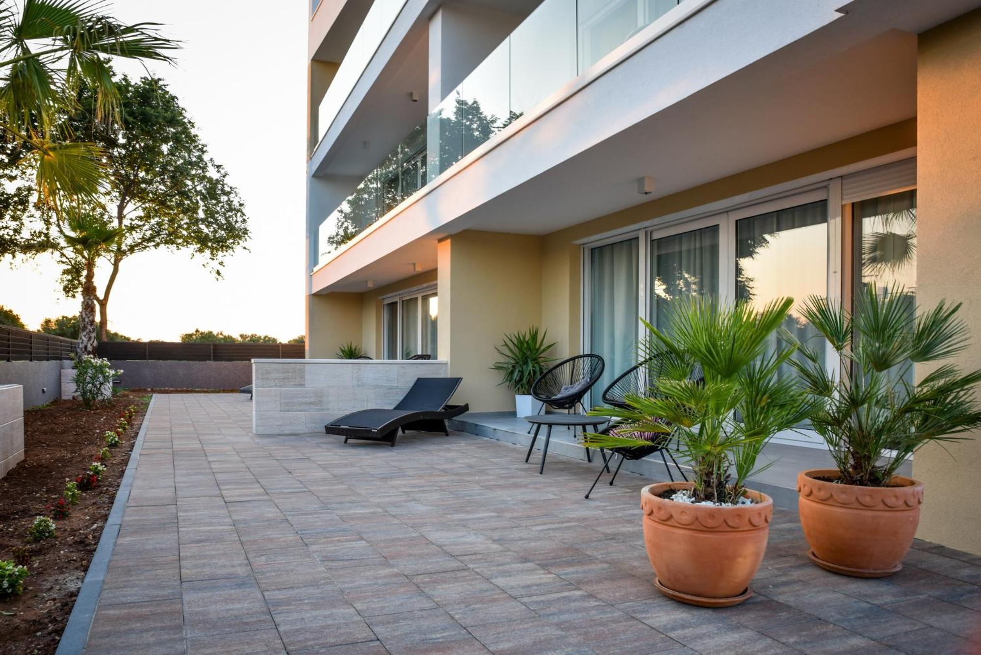 Luxury Apartments La Perla บาร์บินเย ภายนอก รูปภาพ